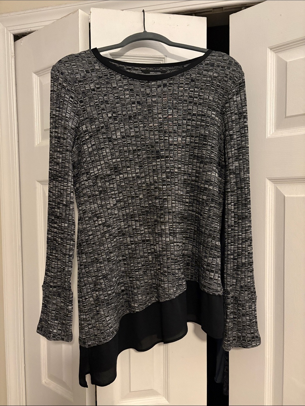 Vera Wang Long-Sleeve Textured Knit Top with Black Hem